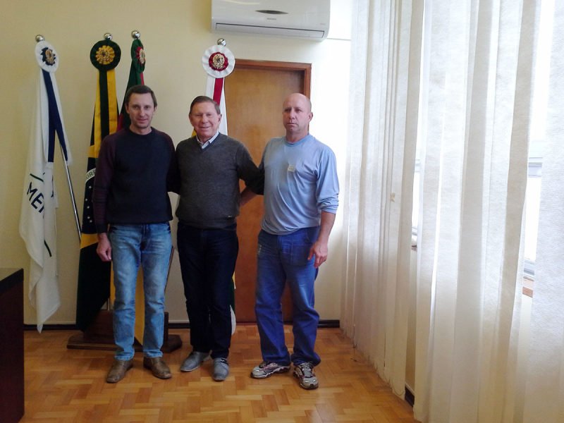 PREFEITO SE REÚNE COM CHEFE DA CORSAN